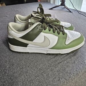 Nike Dunk Low White Green Leather Sneakers Men’s 10.5 / Women’s 12 Casual